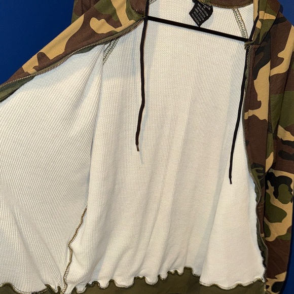 ROTHCO - Camo Thermal Lined Hoodie with Flag Design Size Medium - Picture 15 of 17